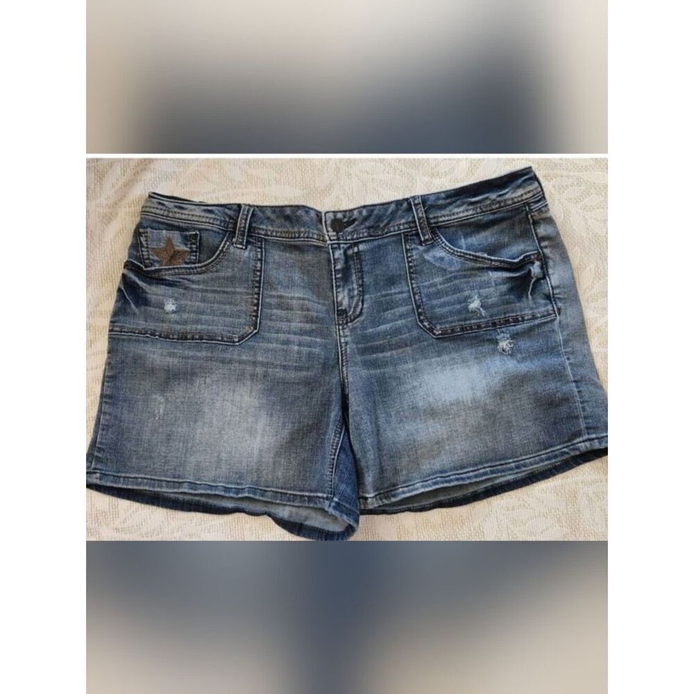 R22 People's Liberation Med Wash Jean Shorts w Embroidered Star Back Pockets - Picture 2 of 7